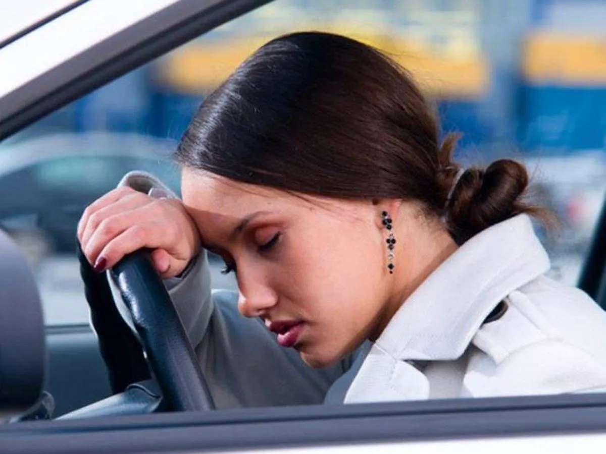 هذا ما يحدث عند غفوة لمدة ثانيتين أثناء القيادة