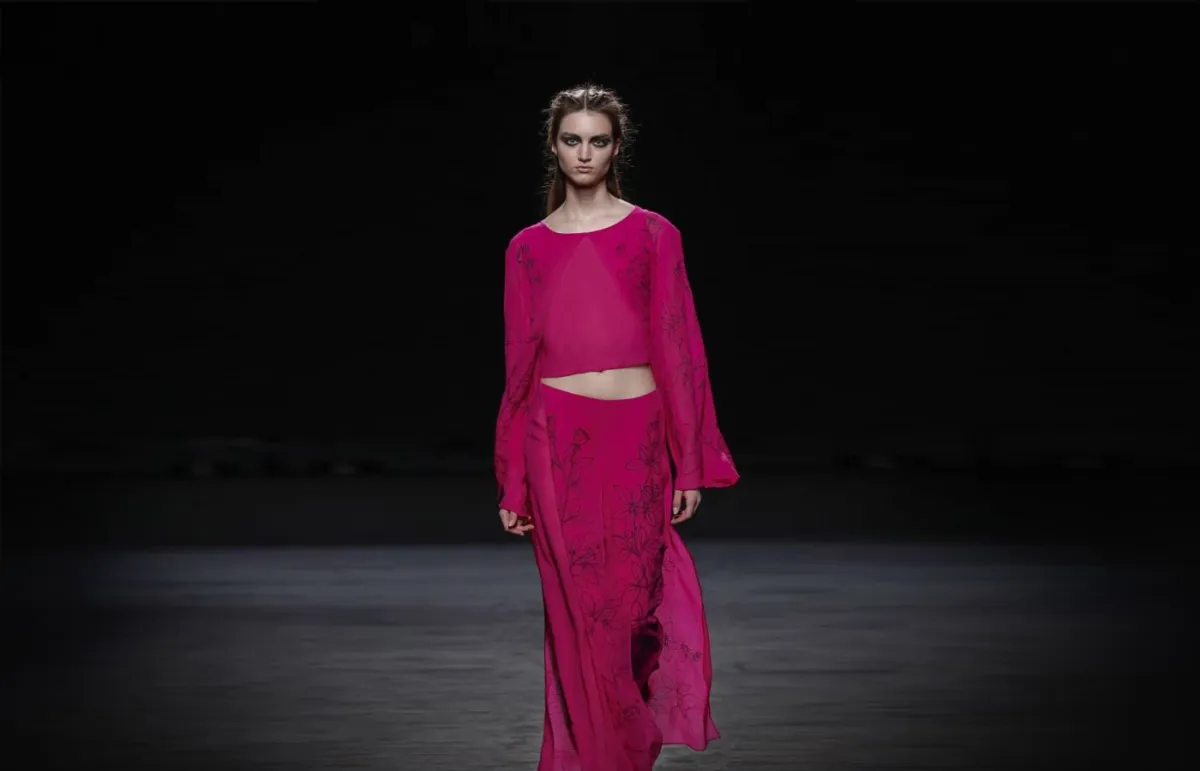 تنورة كاجوال باللون الزهري من Ynésuelves