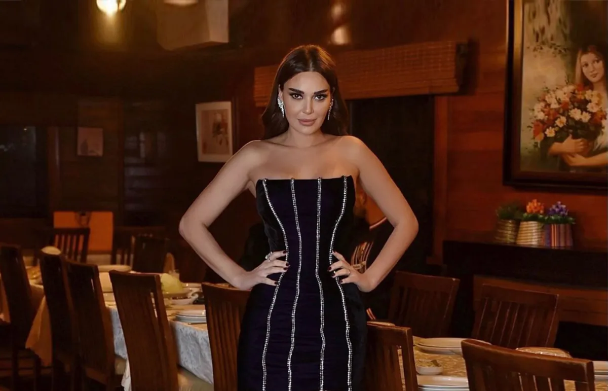 سيرين عبد النور بفستان سهرة باللون الأسود 