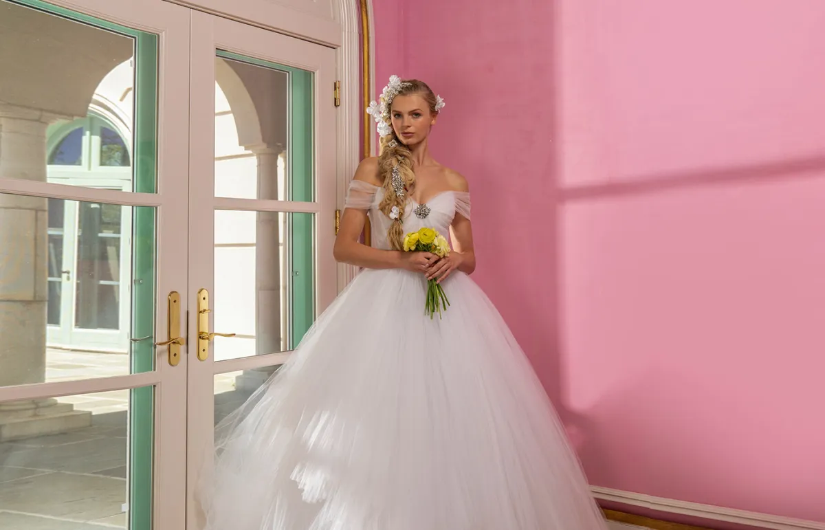 موديلات فساتين زفاف منفوشة