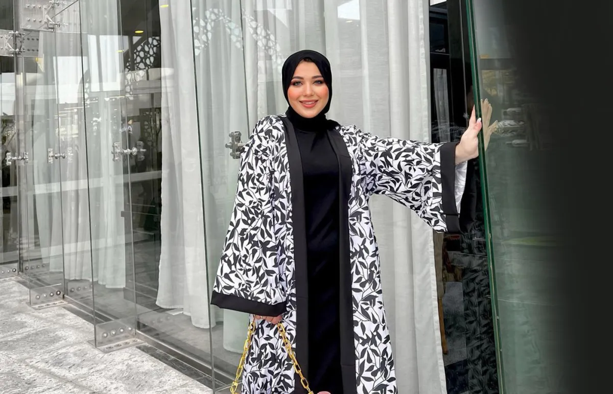 حنان الحكيم بالعباية المشجرة