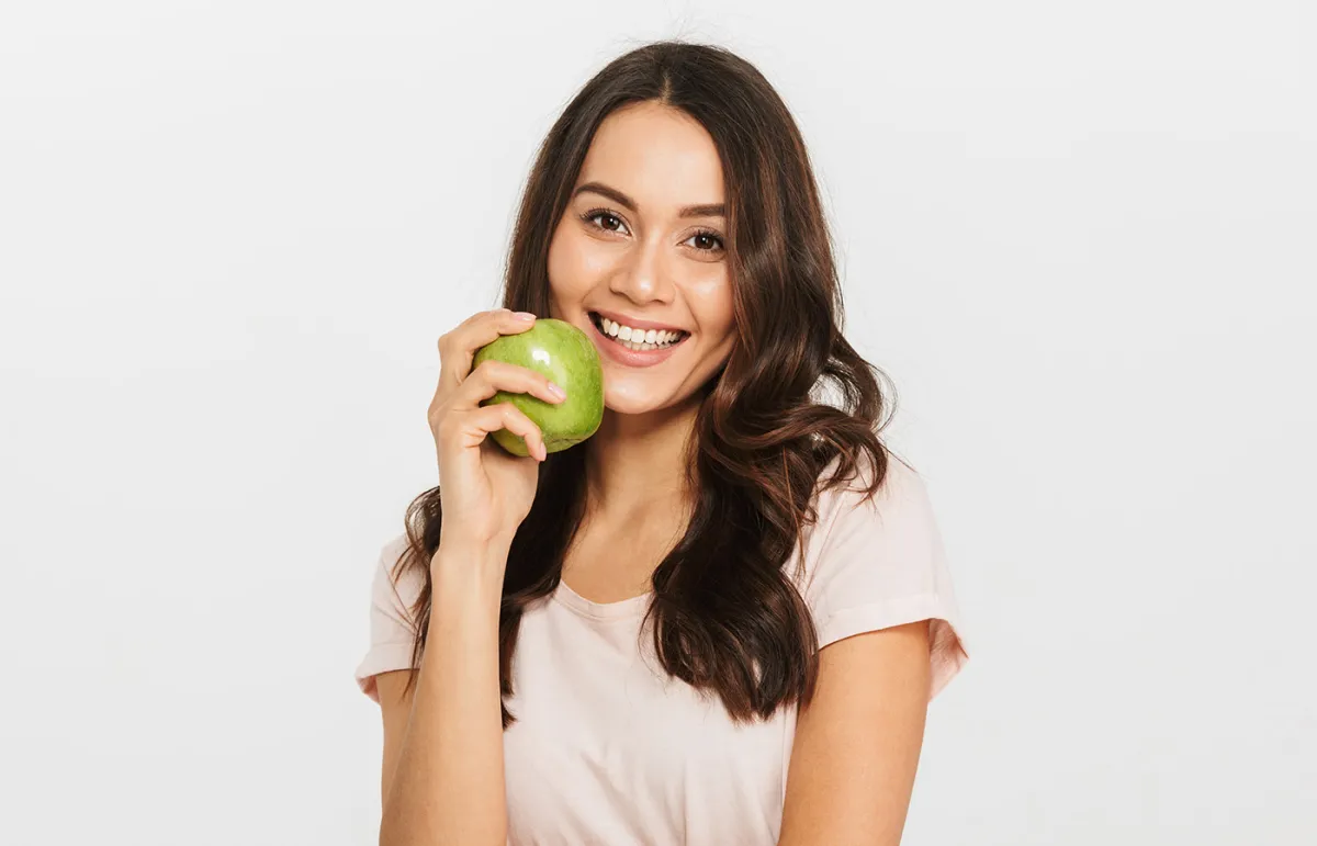 فوائد التفاح الأخضر للبشرة لن تتوقعيها