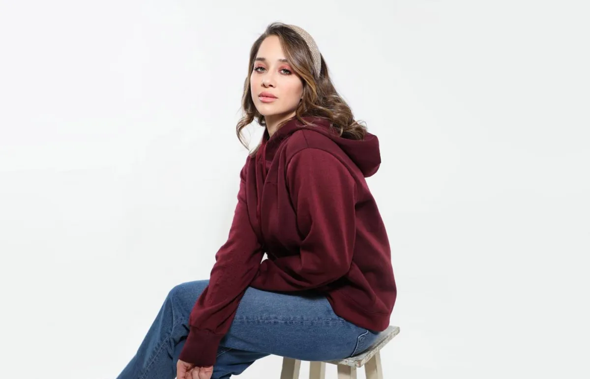 لانا الساحلي بسروال جينز كاجوال 