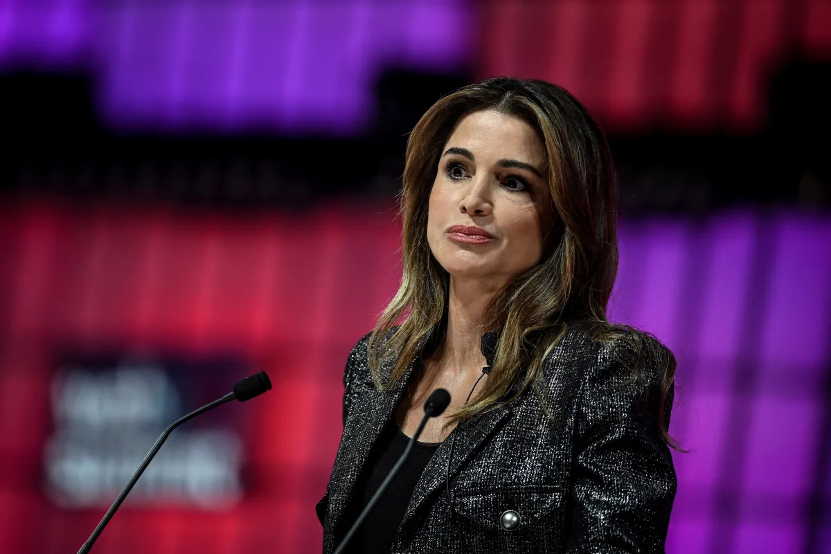 Queen of Jordan Rania Al Abdullah speaks at the centre stage of the Europe's largest tech conference, the Web Summit, in Lisbon on November 2, 2022. The Web Summit will run until November 4, 2022. PATRICIA DE MELO MOREIRA / AFP