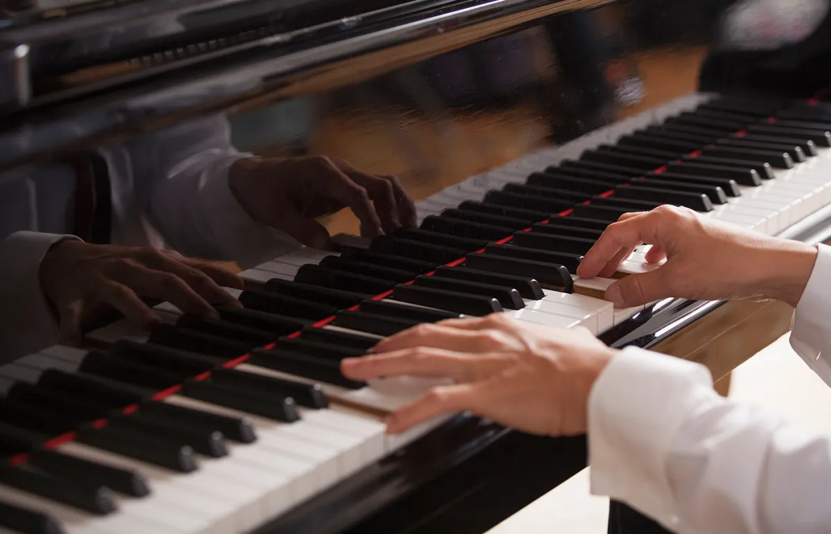 اليوم العالمي لعازف البيانو