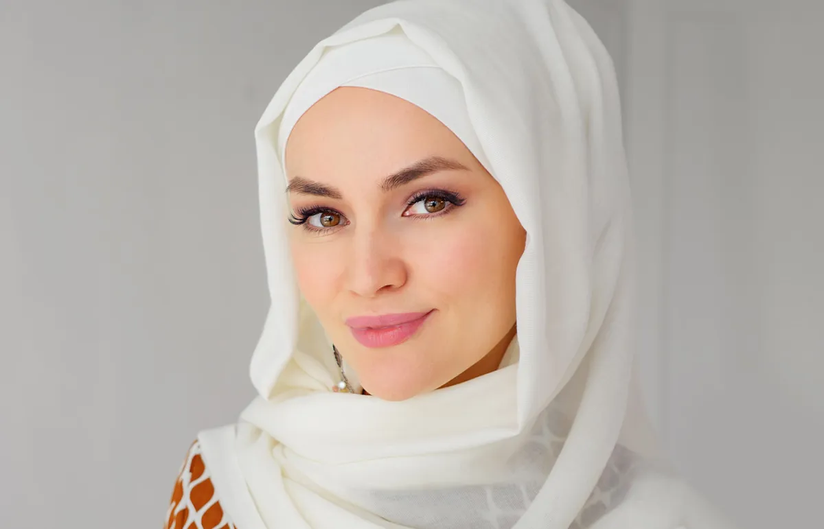 مكياج وردي خفيف للمحجبات