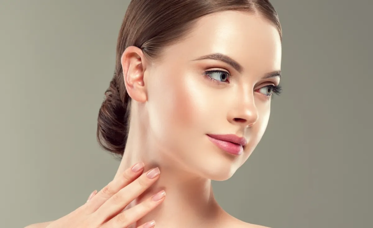 ما هو الفرق بين تجميل الأنف الجراحي وغير الجراحي ؟