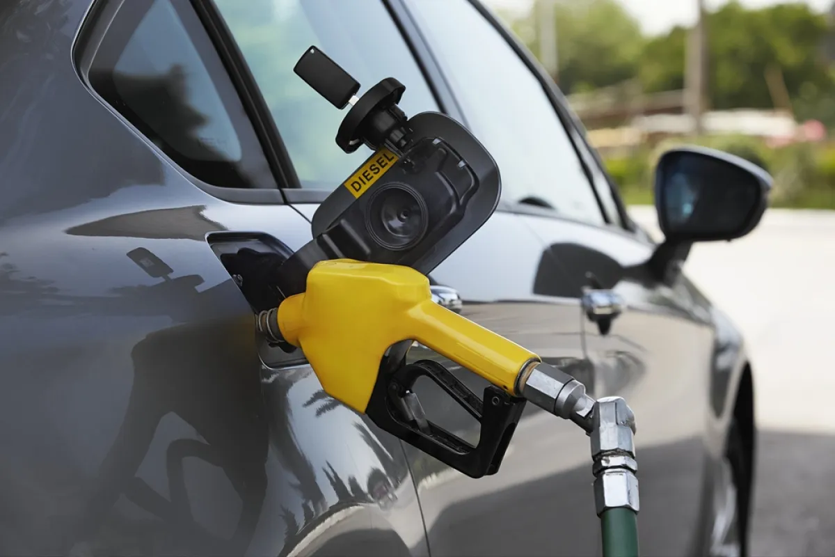 ما هي أضرار قيادة السيارة مع اقتراب نفاذ الوقود؟