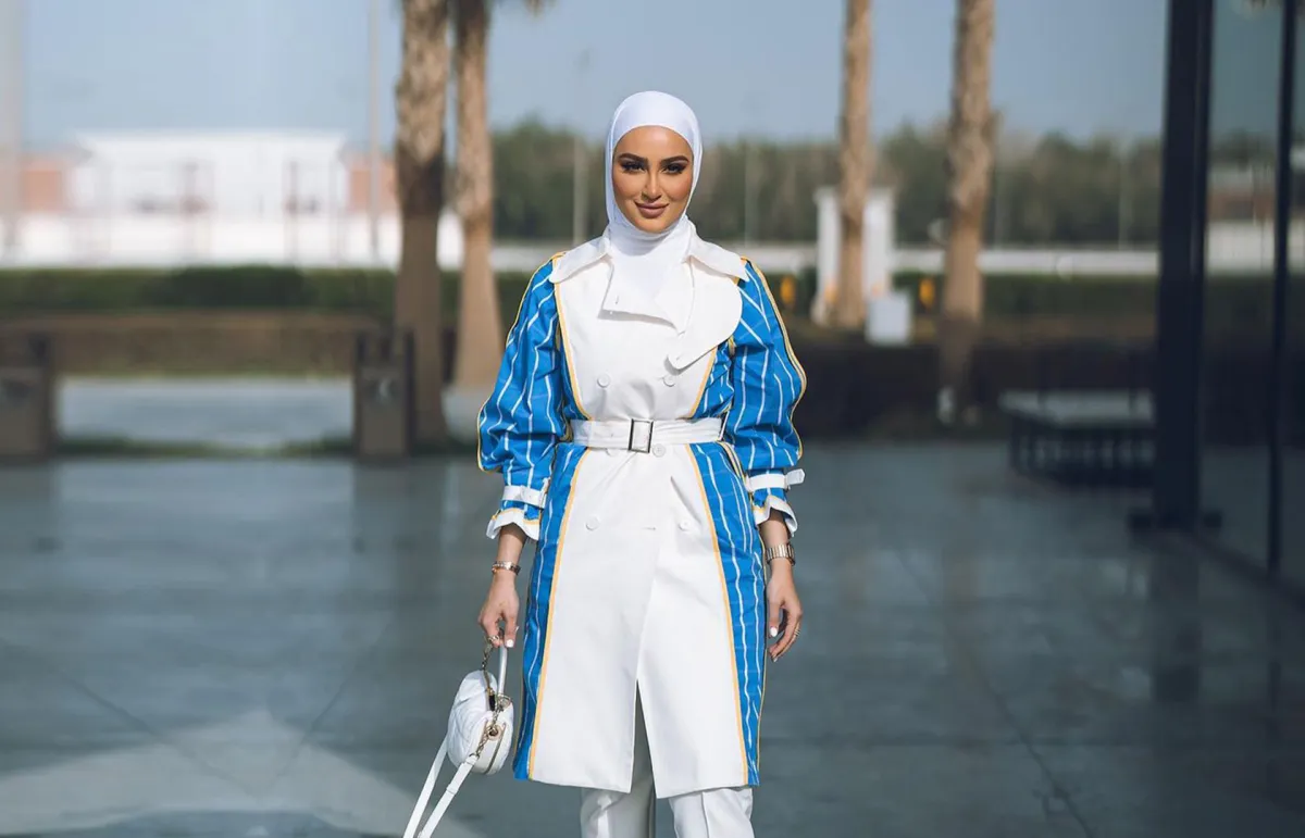 دلال الدوب بالسترة الطويلة