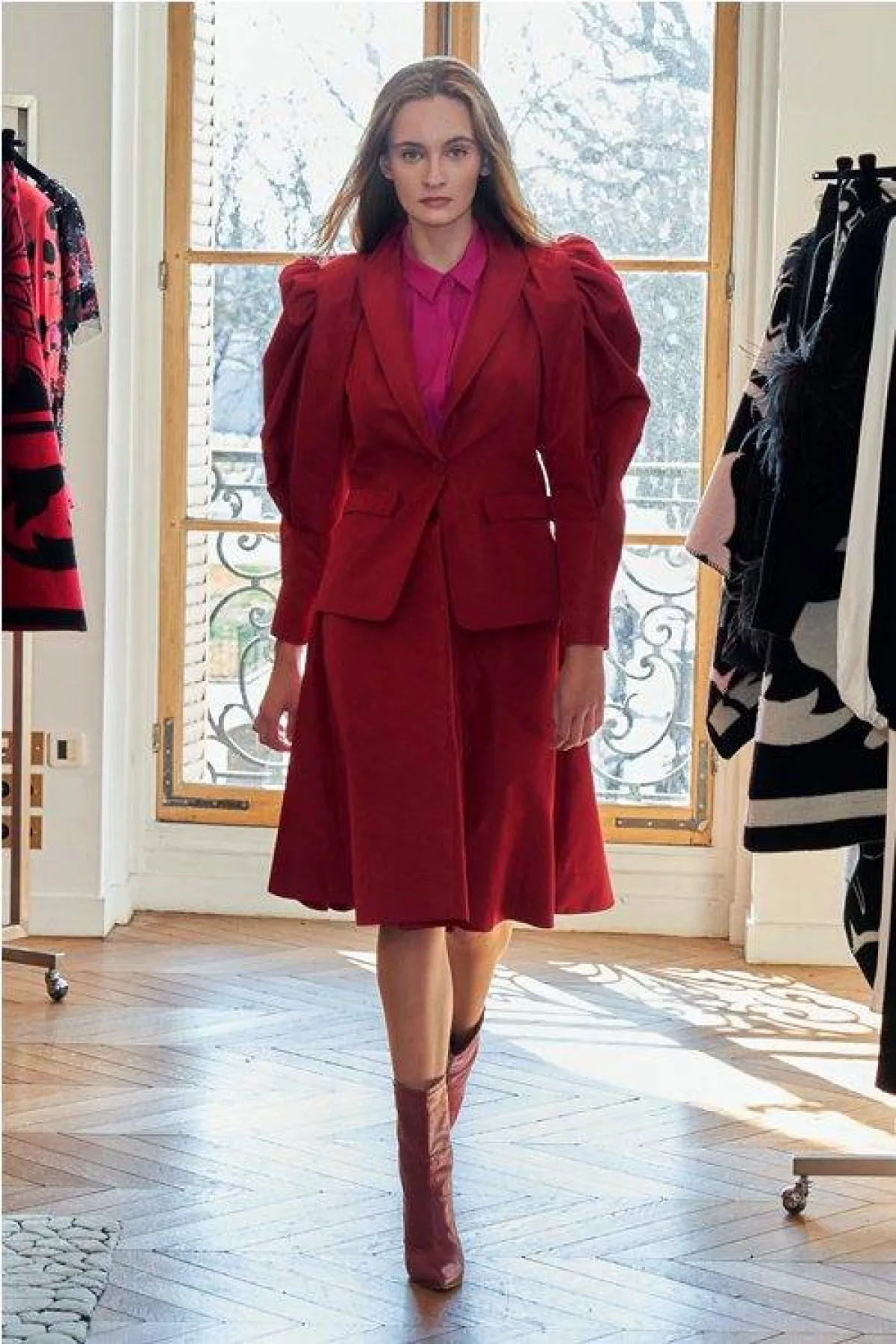 تنورة متوسطة الطول من أنغارو Ungaro