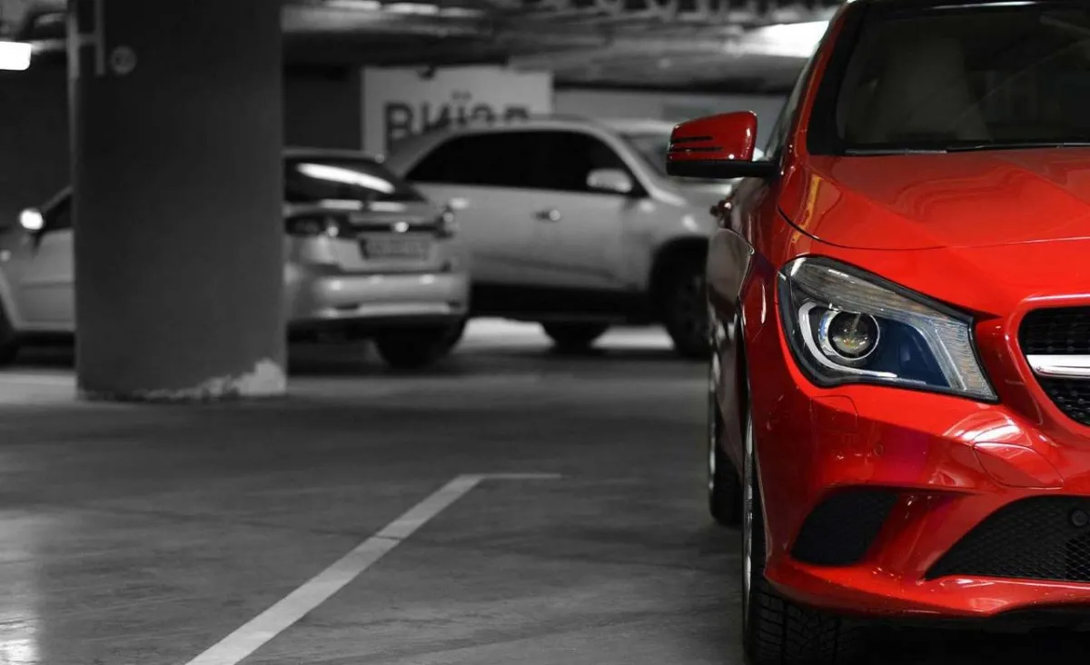 السيارة المهملة.. كيف يمكنك تنشيط بطاريتها بعد ركنها لفترة طويلة؟