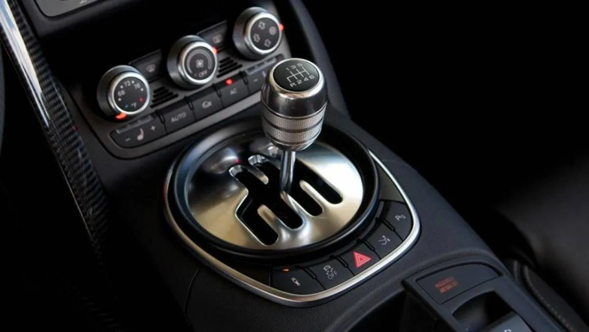 ناقل السرعة في السيارة.. متى يحتاج إلى تغيير؟