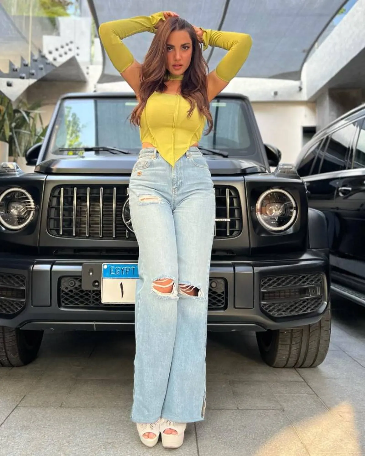 درة زروق بسروال جينز كاجوال 