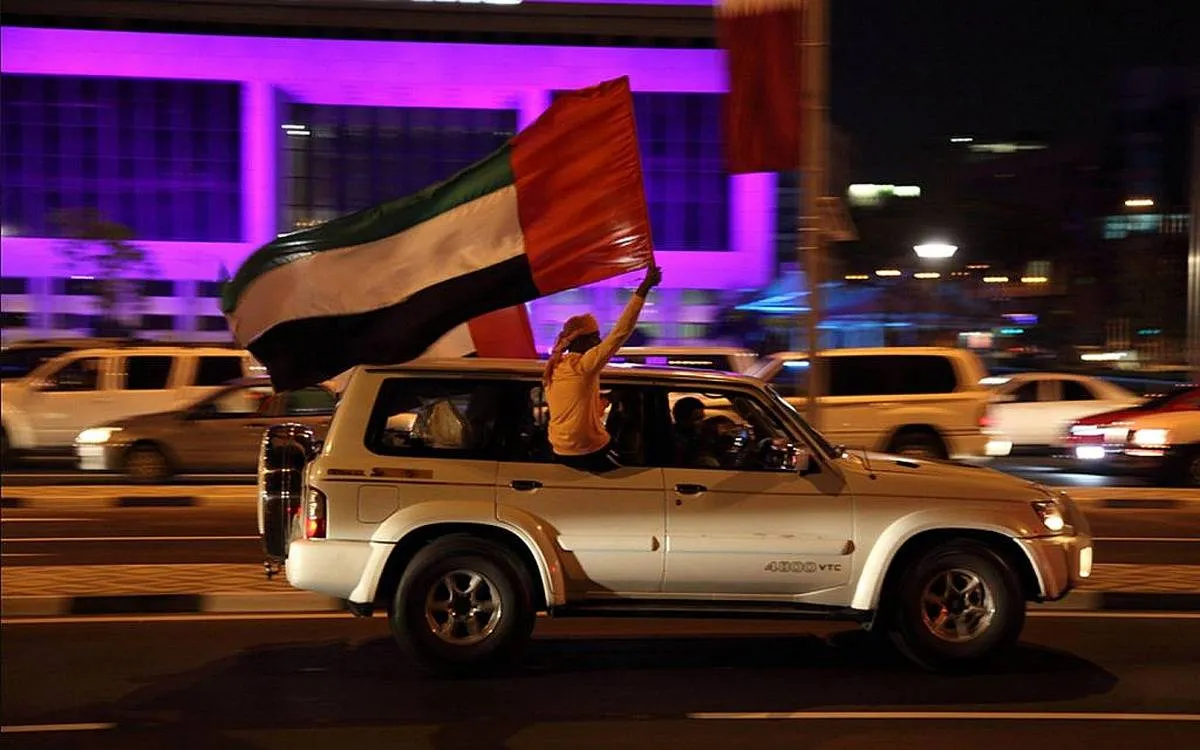 قوانين تزيين السيارات في اليوم الوطني الإماراتي الواحد والخمسين 2022