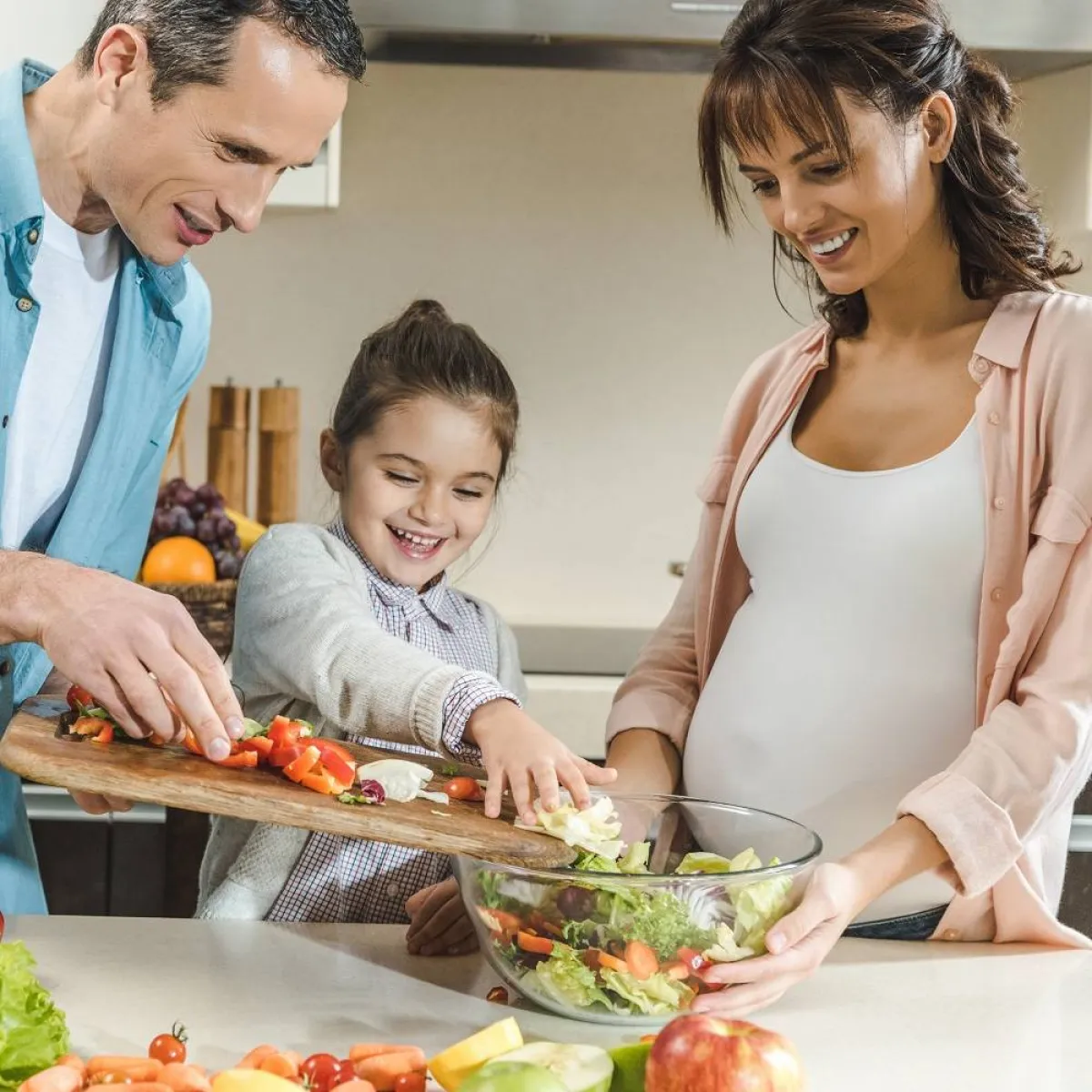 صورة تشير إلى النظام الغذائي للحامل