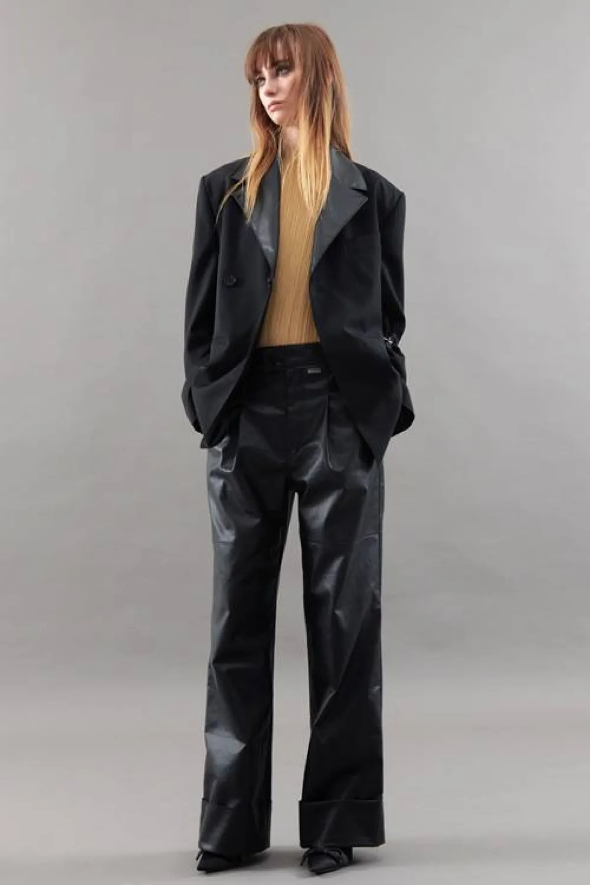 تنسيق البنطلون الجلد من اوكت 31 Oct 31