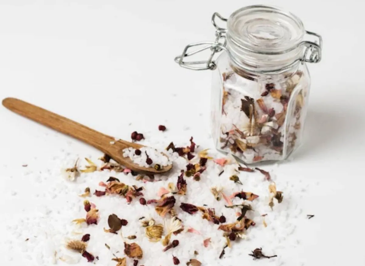 ماسك الكركدية والنشا للبشرة الدهنية