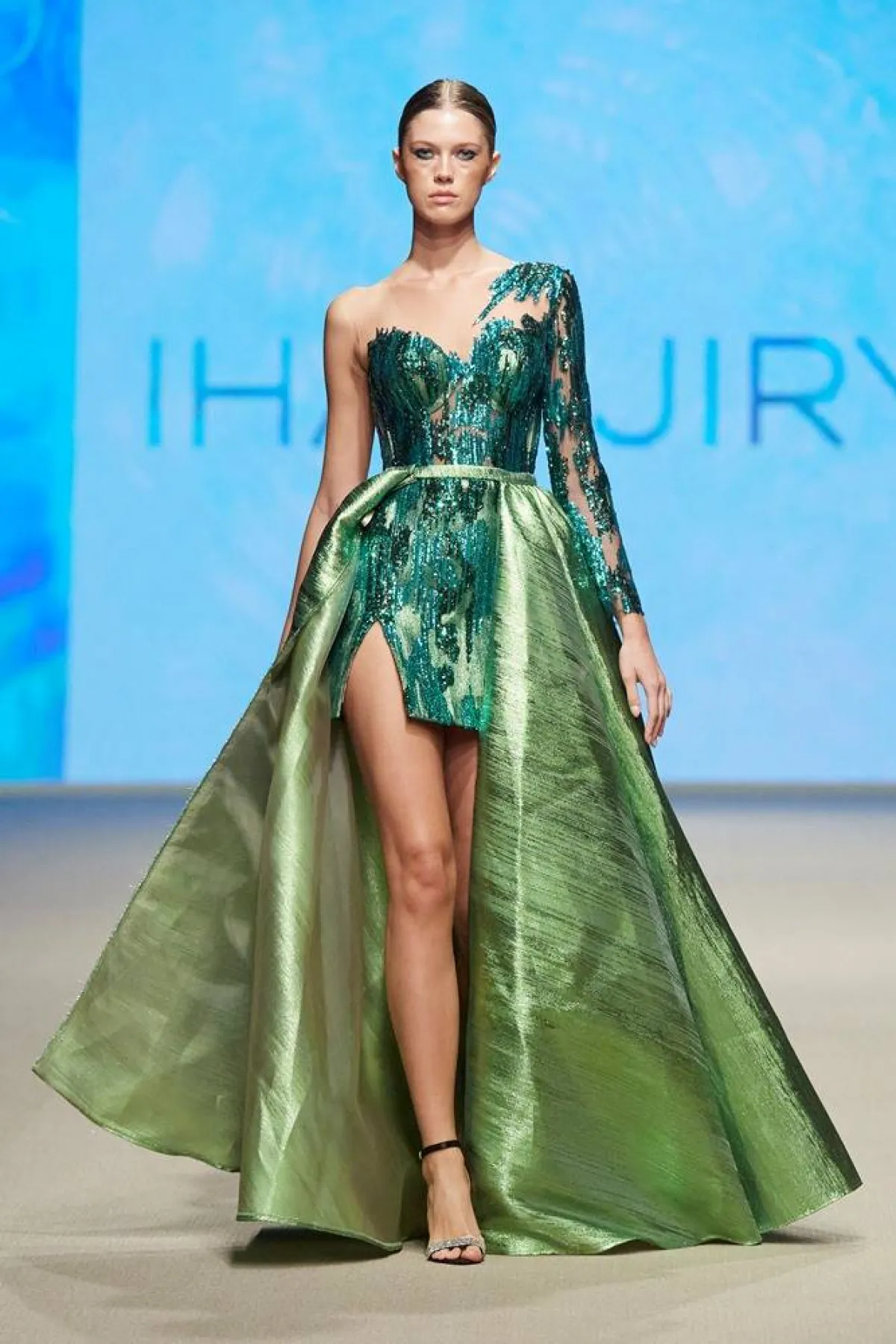 فساتين خطوبة باللون الأخضر من مجموعات خريف وشتاء 2022-2023 من إيهاب جريس «Ihab Jiryi»