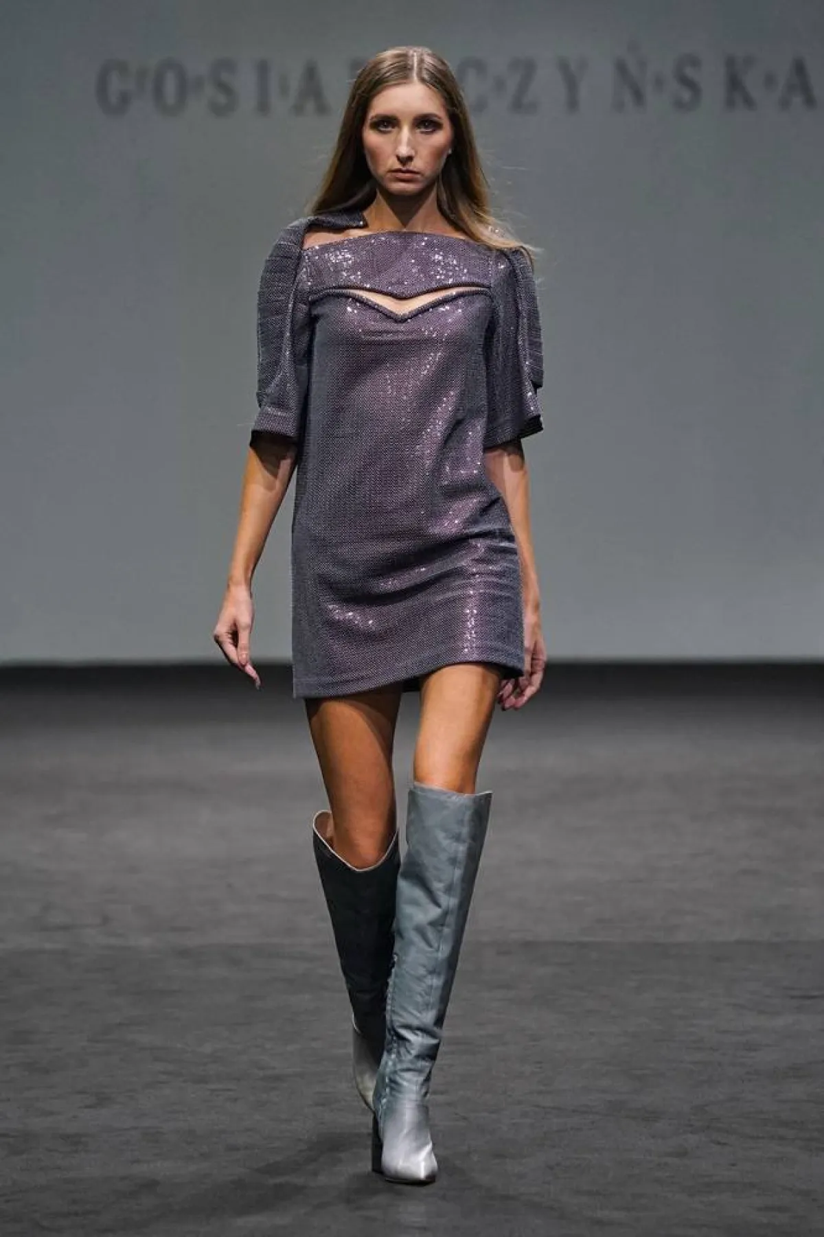 موديلات فساتين قصيرة من مجموعات خريف وشتاء 2022-2023 من جوسيا باكزينسكا Gosia Baczynska