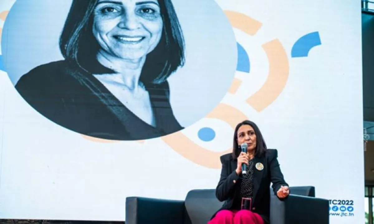 نصاف بن حفصية مديرة المهرجان في ندوتها الصحفية الصورة من الموقع الرسمي للمهرجان على الانترنت