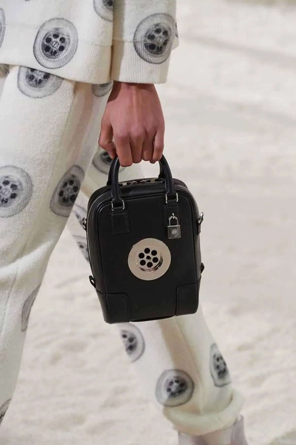 حقيبة للرجل من لويفي Loewe