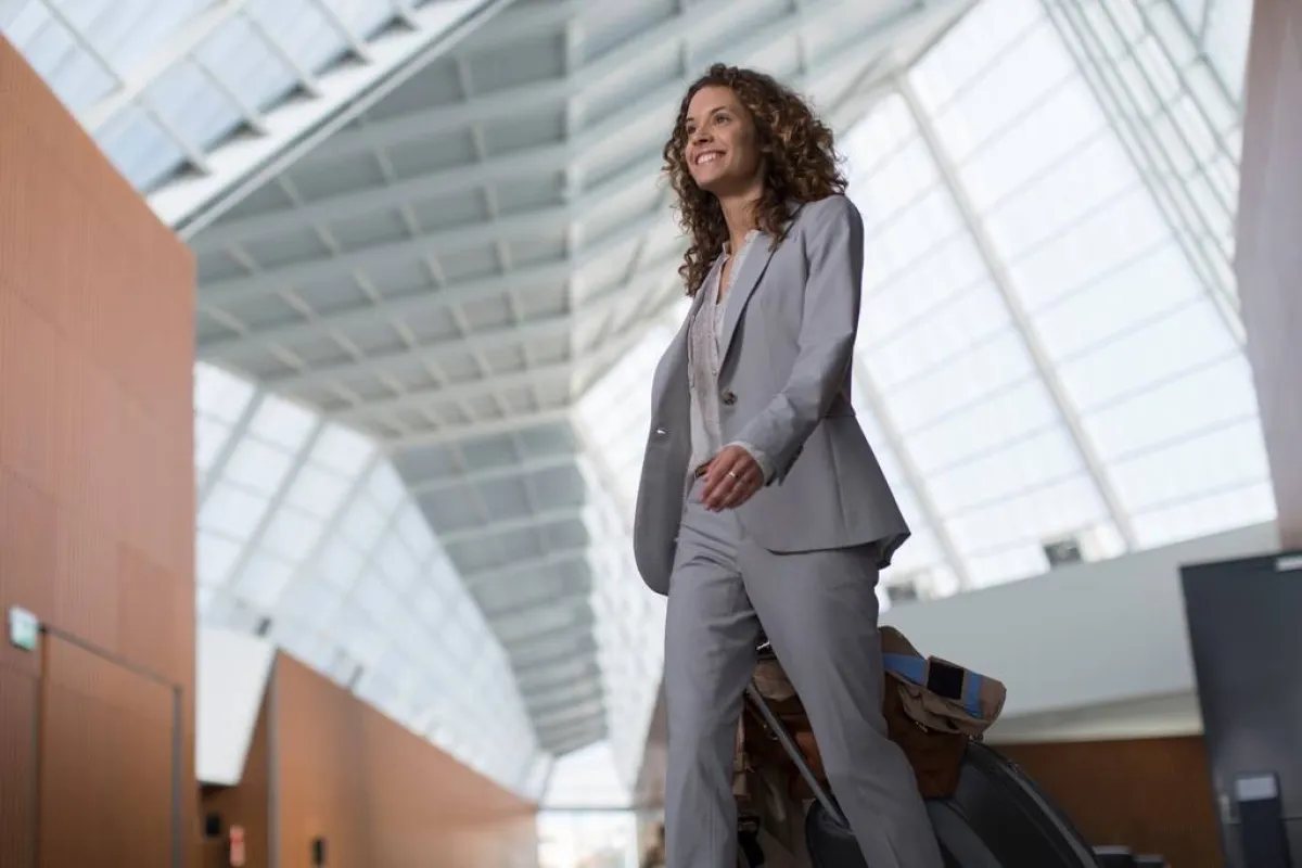 ماذا تحتوي حقيبة سيدة الأعمال، أثناء السفر؟