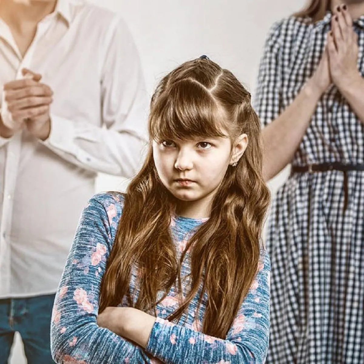 صورة لطفلة متمردة