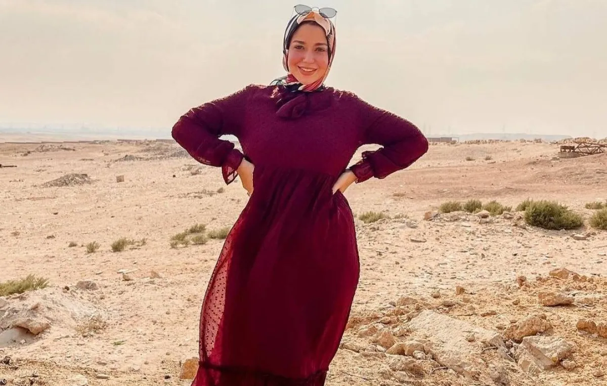 فساتين بدرجات العنابي للمحجبات