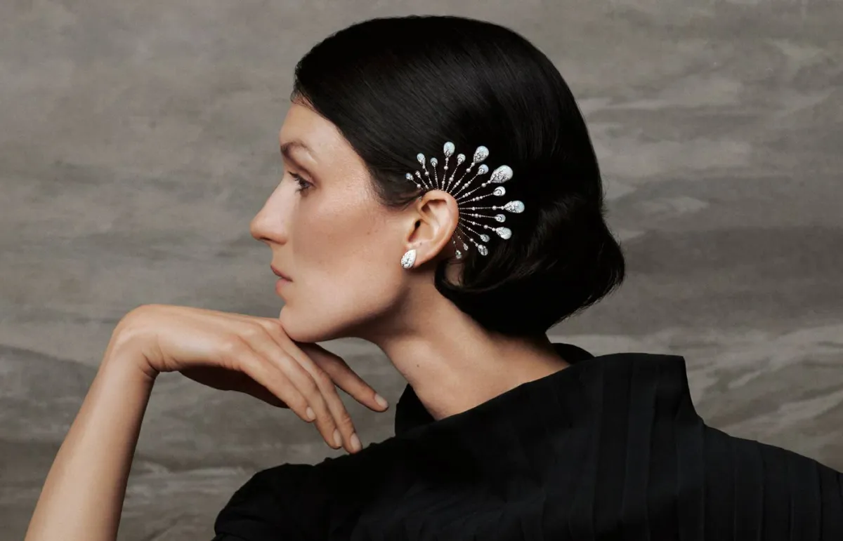 مجوهرات ملتفّة تأسر العيون Bracelet & ear cuffs