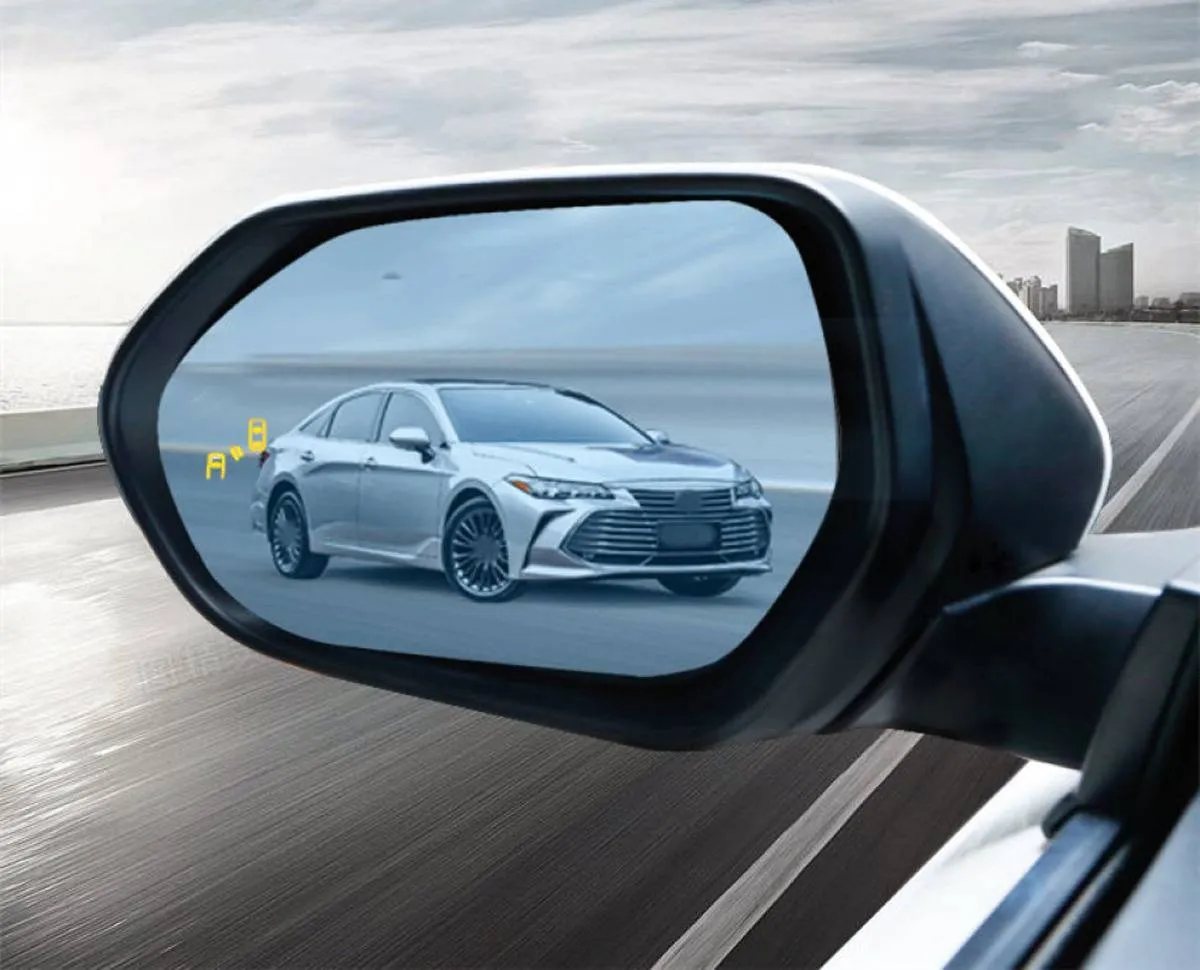 النقطة العمياء في السيارات