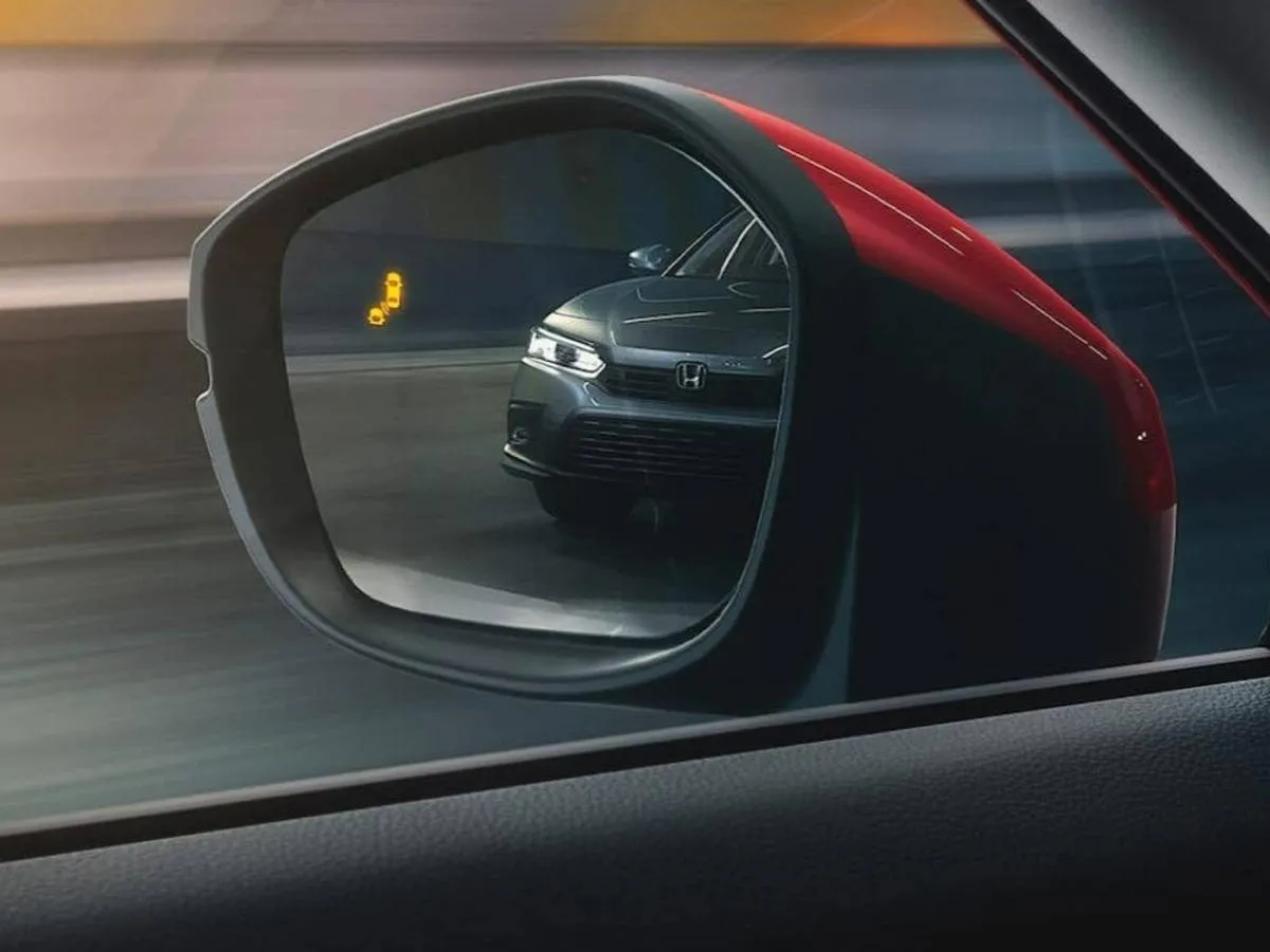 النقطة العمياء في السيارات