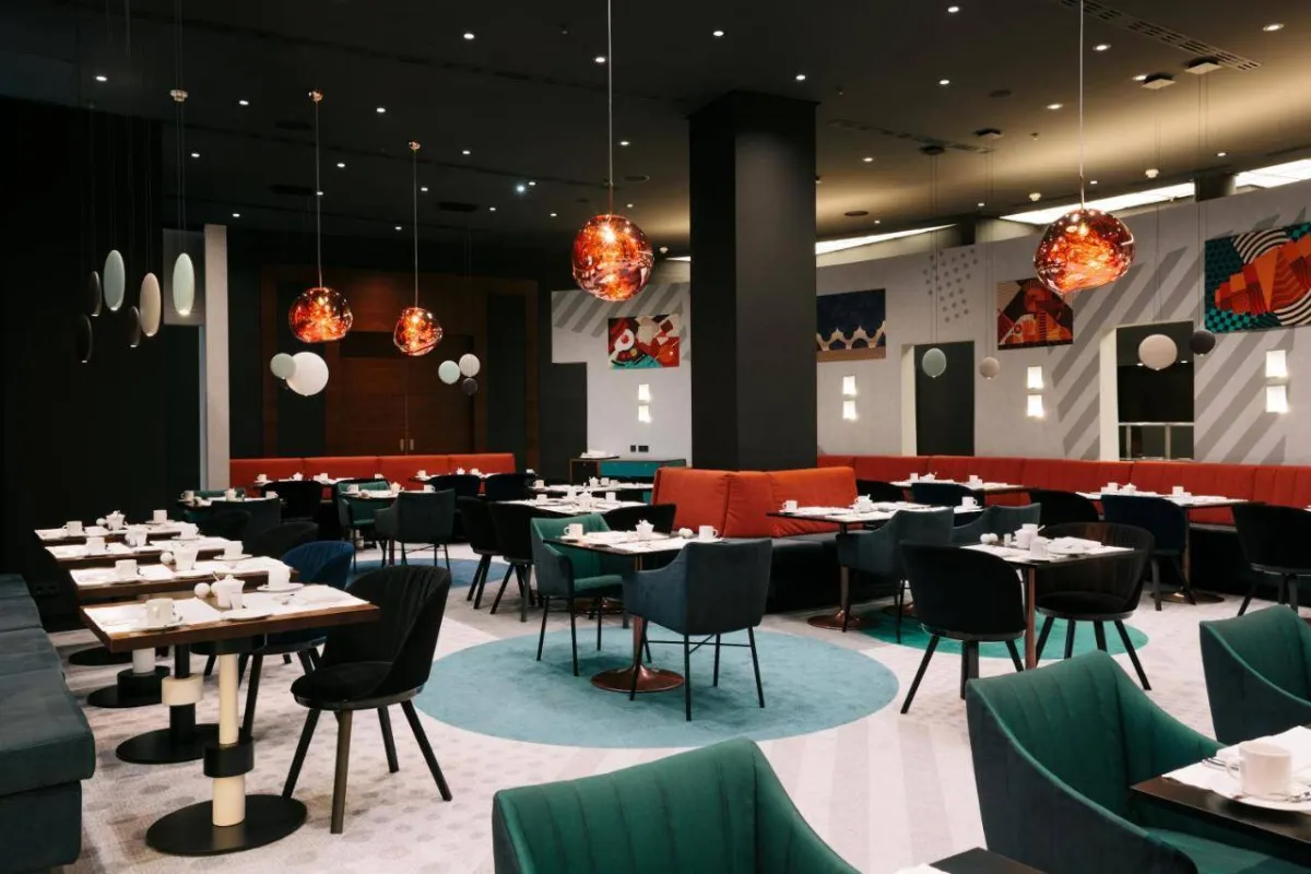 مطعم في فندق "بولمان برلين شفايتزرهوف"