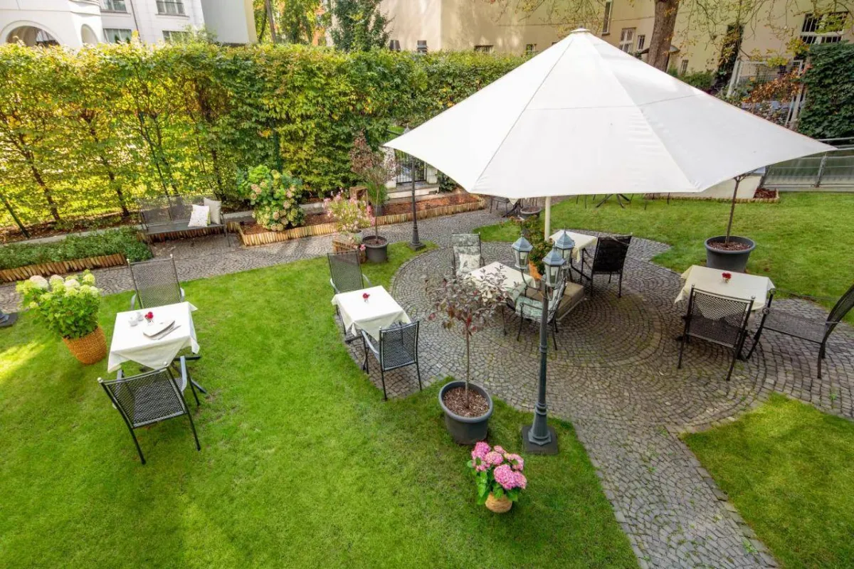 جلسات خارجيّة في "لويزاس بلاس"