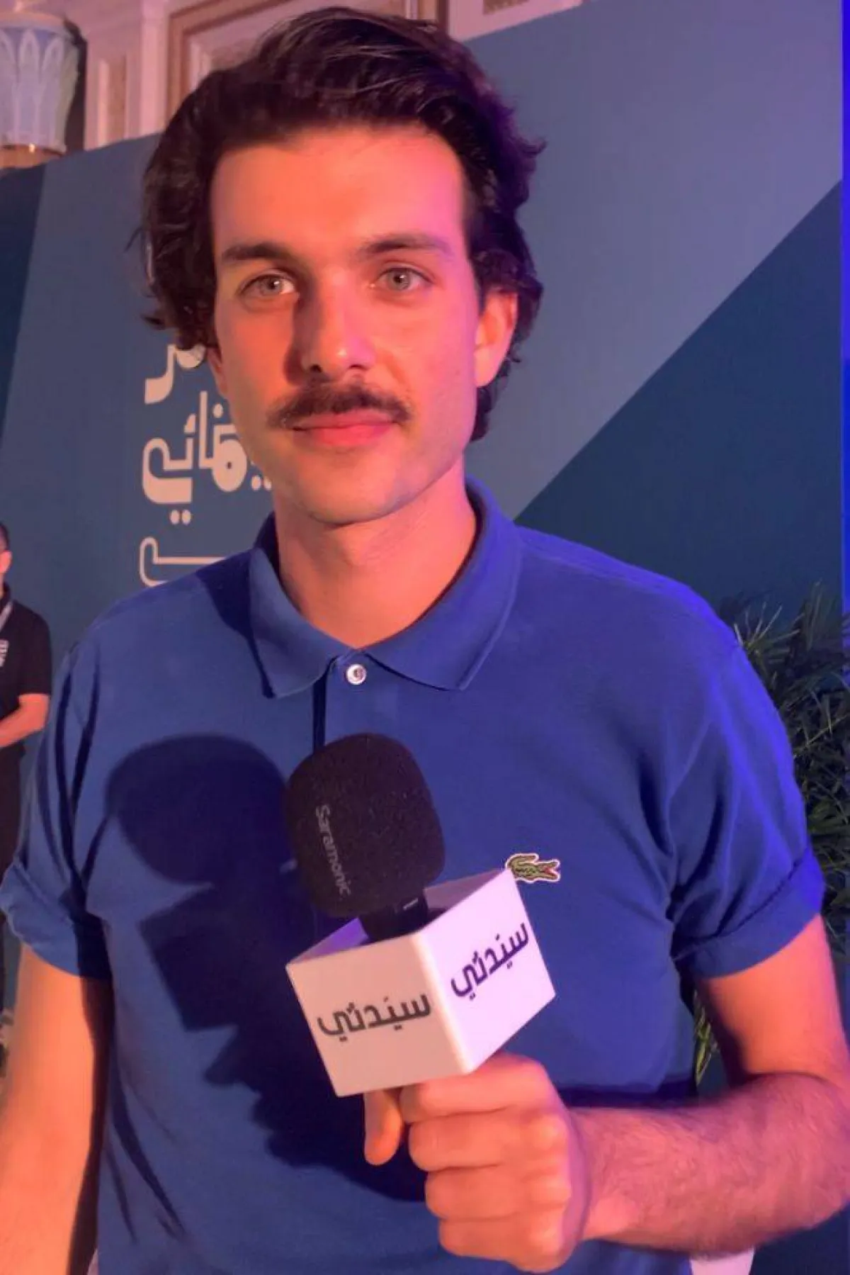 تظهر الصورة شخصية زياد جلاد