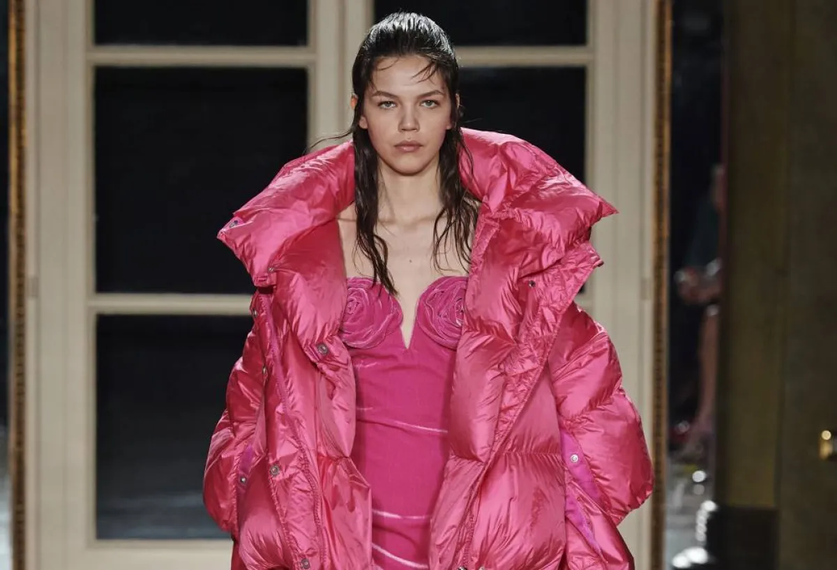 فيفا ماجنتا لون العام 2023