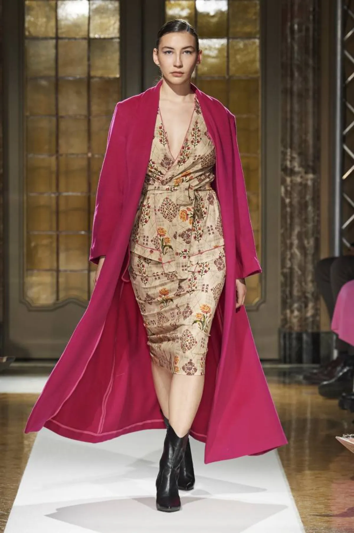 فيفا ماجنتا لون العام 2023