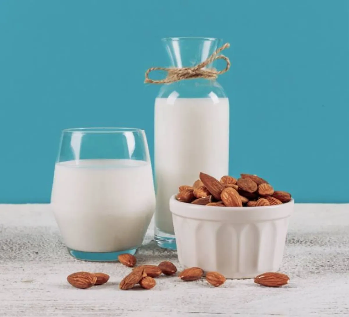 تفتيح الشفايف باللوز والحليب