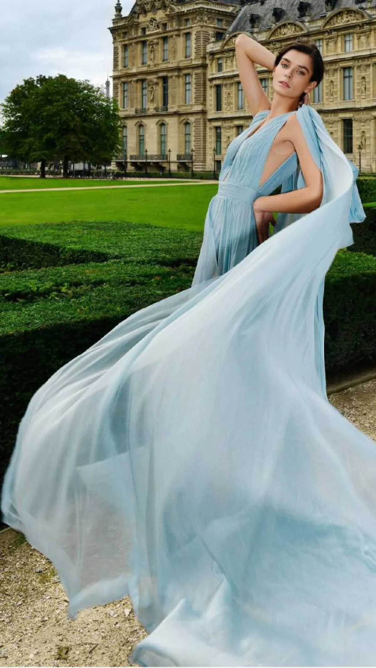 فستان من تصميم المصمم جان فارس 