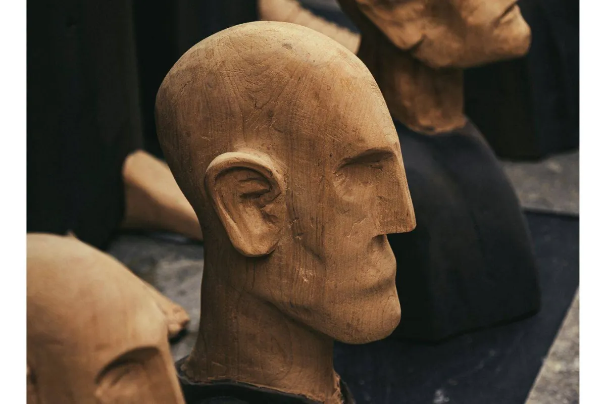 نحت على الخشب