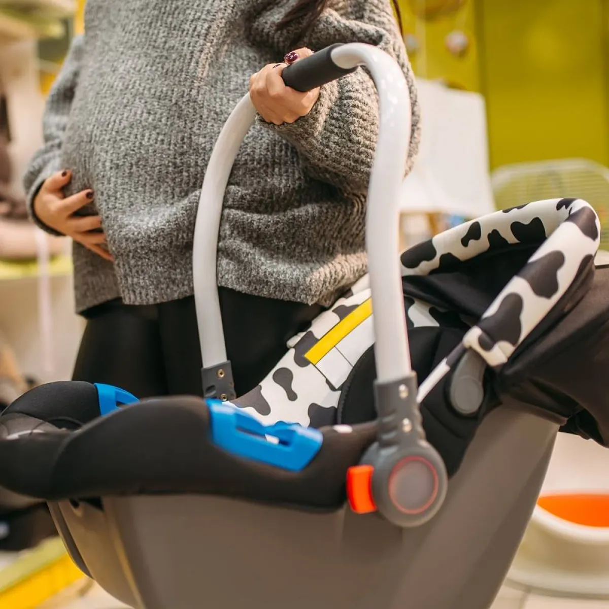 صورة لعربة المولود