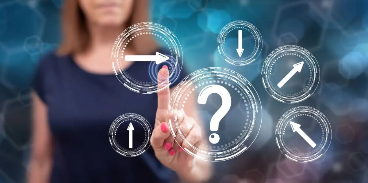 في المقابلة الشخصية، تطرح أسئلة معقدة على المرشح