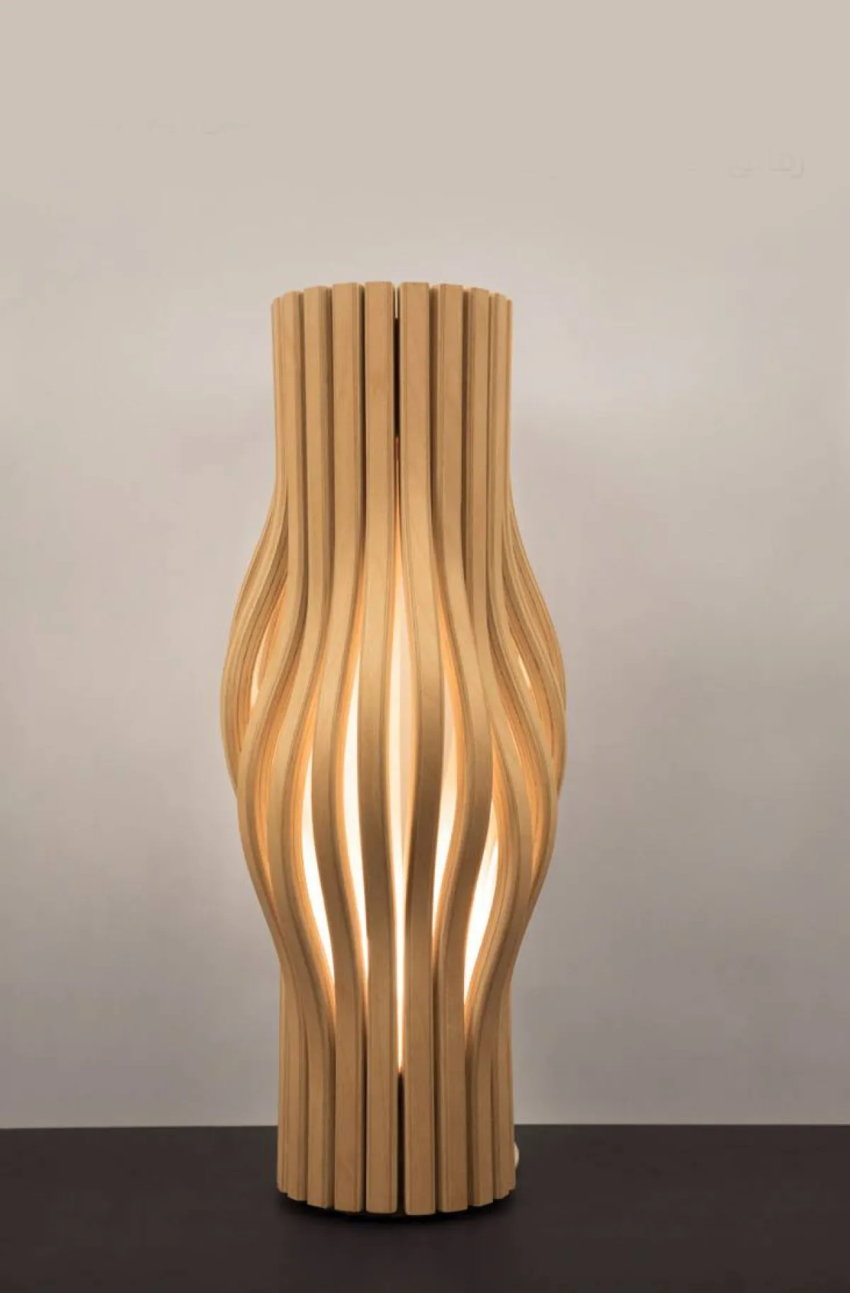 Column Lamp للمصممة هدى العيثان 