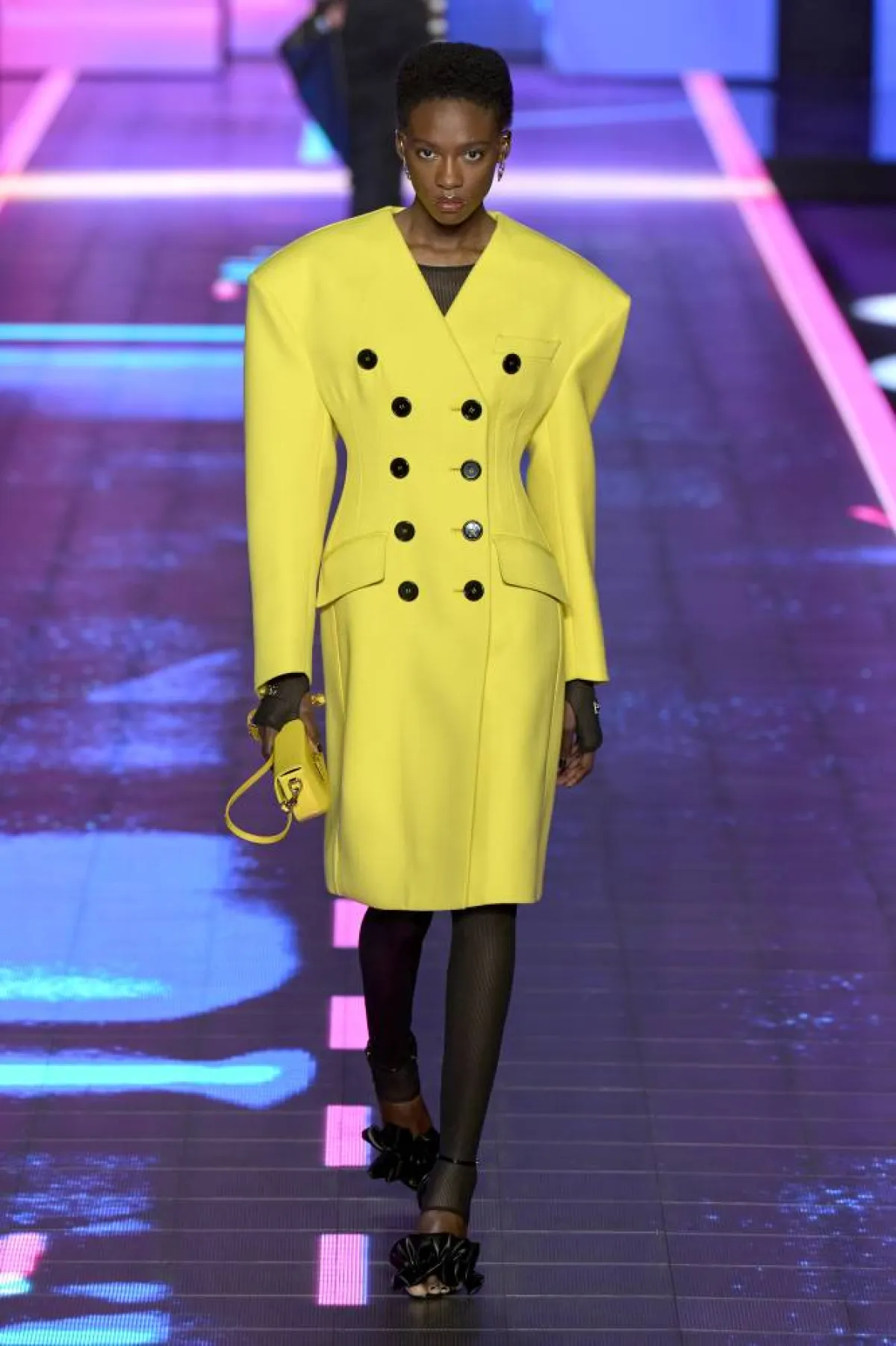 معطف باللون الأصفر من دولتشي آند غابانا Dolce&Gabbana