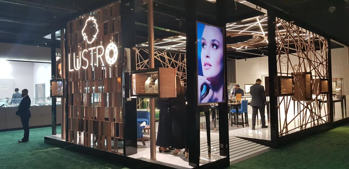 جناح لوسترو