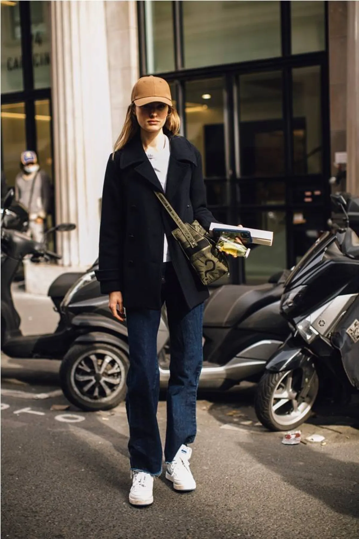 تنسيق أحذية السنيكرز لخريف 2022 من ستريت فاشن Street Fashion