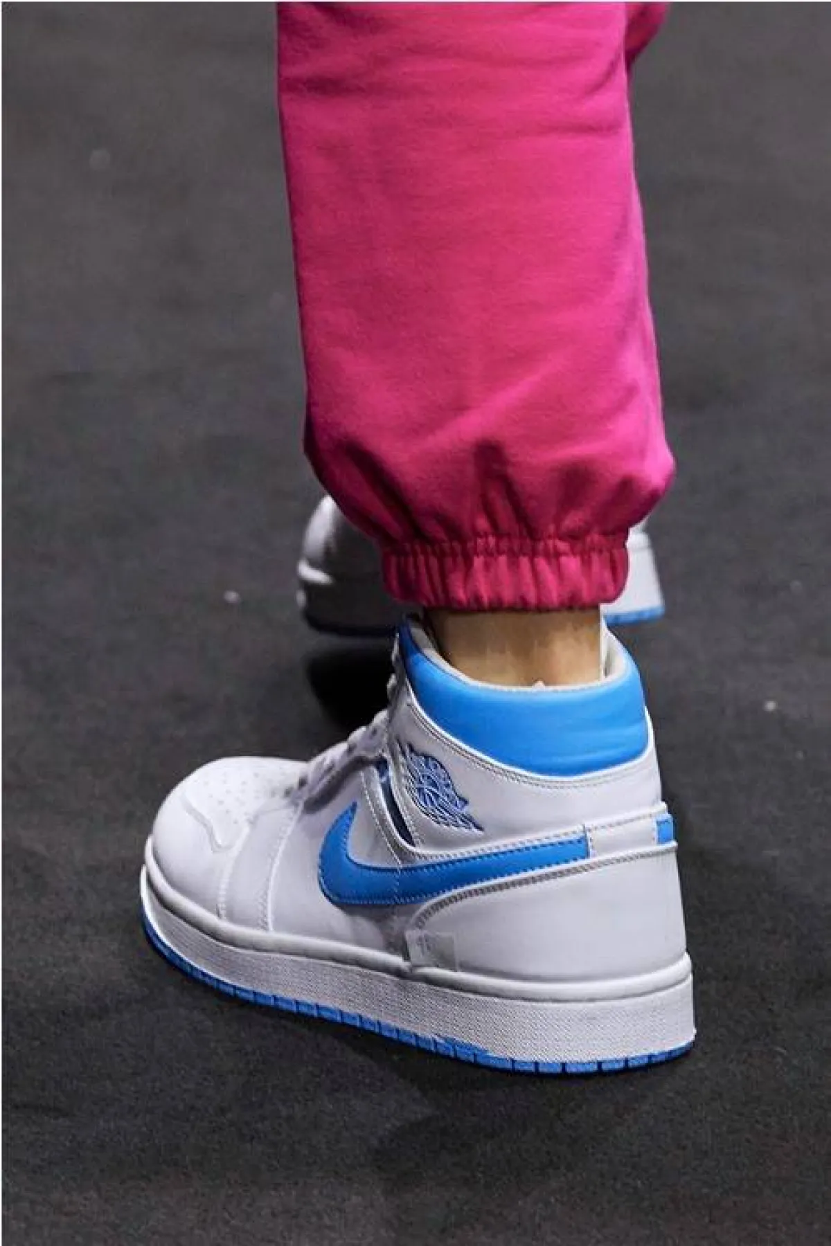 تنسيق حذاء السنيكرز لخريف 2022 من أميريكان راج American Rag