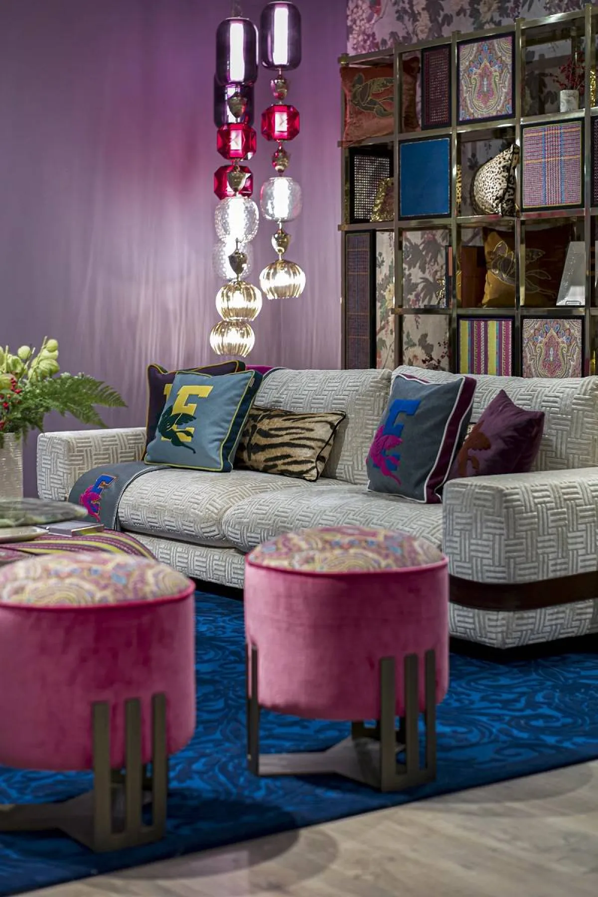 احتفال ايترو هوم  