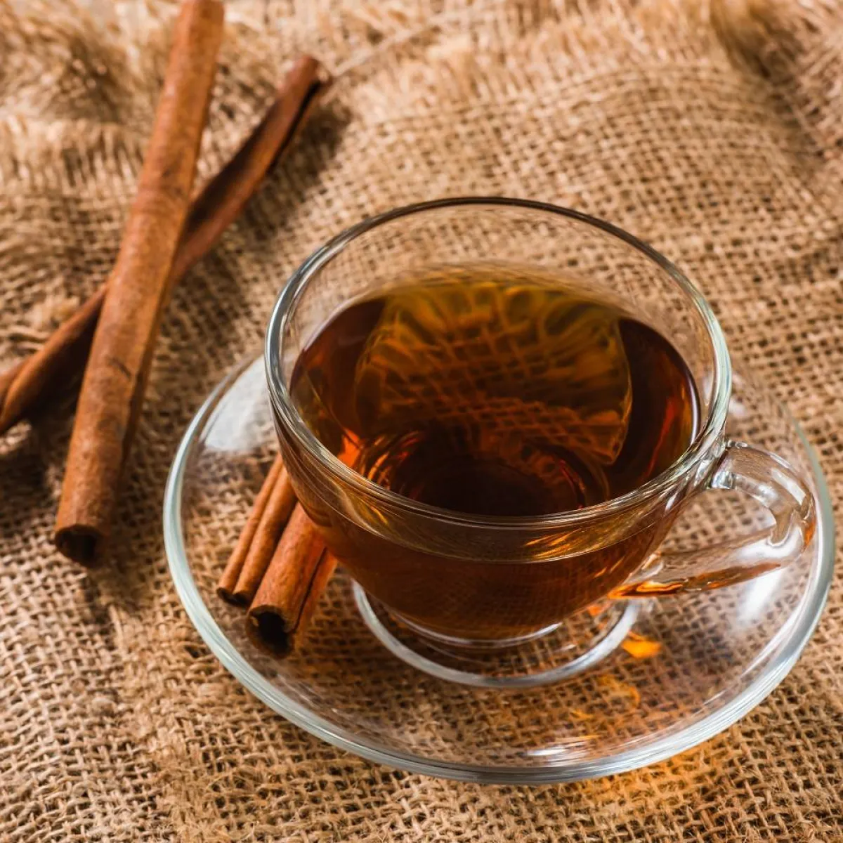 صورة لفنجان من منقوع القرفة