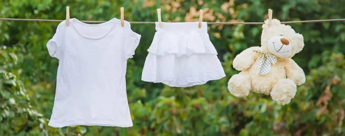 تجفيف الملابس البيض