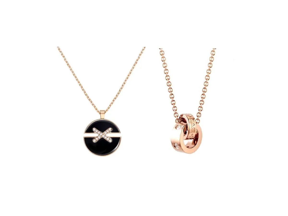 موديلات قلادات قصيرة لشتاء 2023